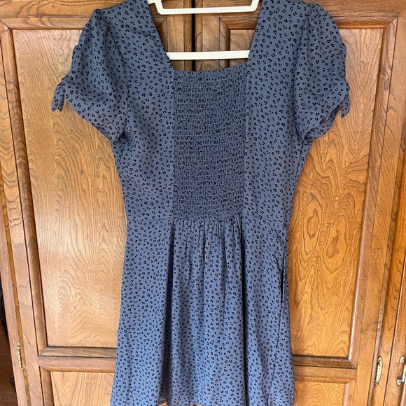 Abercrombie & Fitch blue leopard print tie-sleeve flowy mini dress XS V-neck - Picture 12 of 12